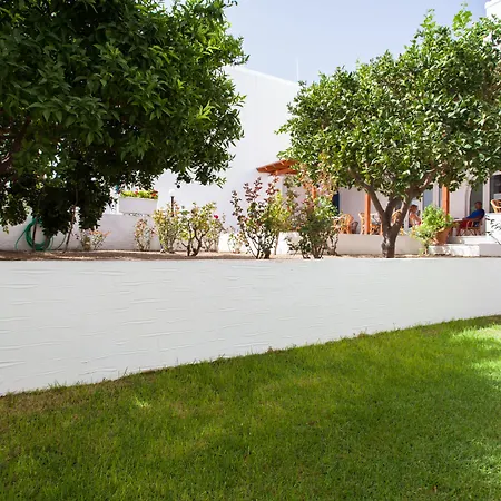 Hotel Paros Hotell 3*