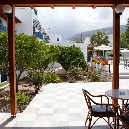 Hotel Paros 2*