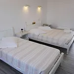 Hotel Paros 2*