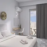 فندق Hotel Paros 2*