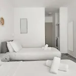 Hotel Paros فندق