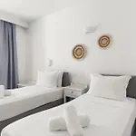 Hotel Paros فندق