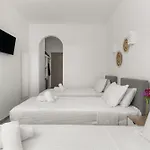Hotel Paros فندق