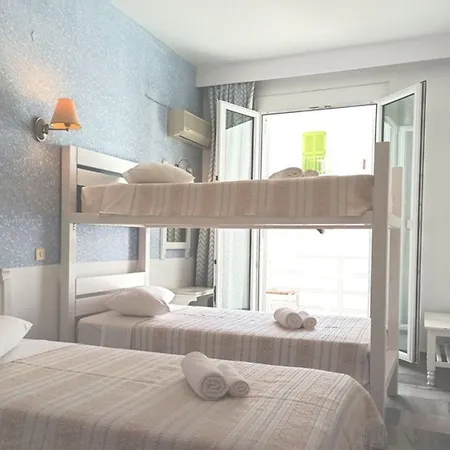 Hotel Paros 3*