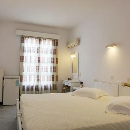 Hotel Paros 3*