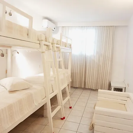 Hotel Paros Hotell 3*