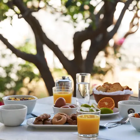 Hotel Paros Hotell 3*