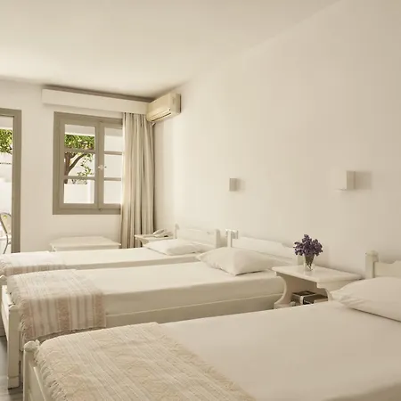 Hotell Hotel Paros 3*