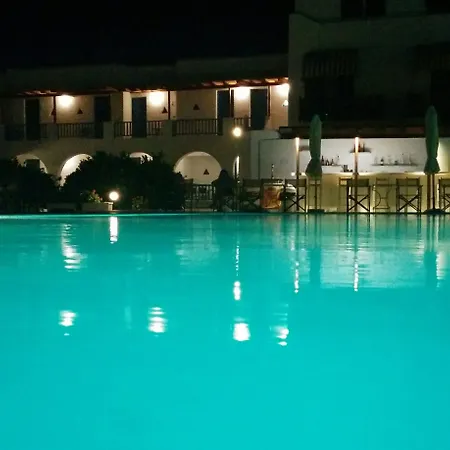 מלון Hotel Paros