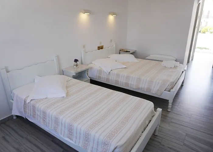 Hotel Paros 3*