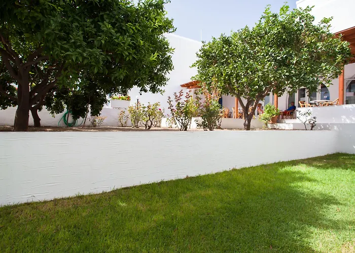 Hotel Paros 호텔 3*