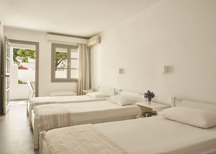 Hotell Hotel Paros 3*